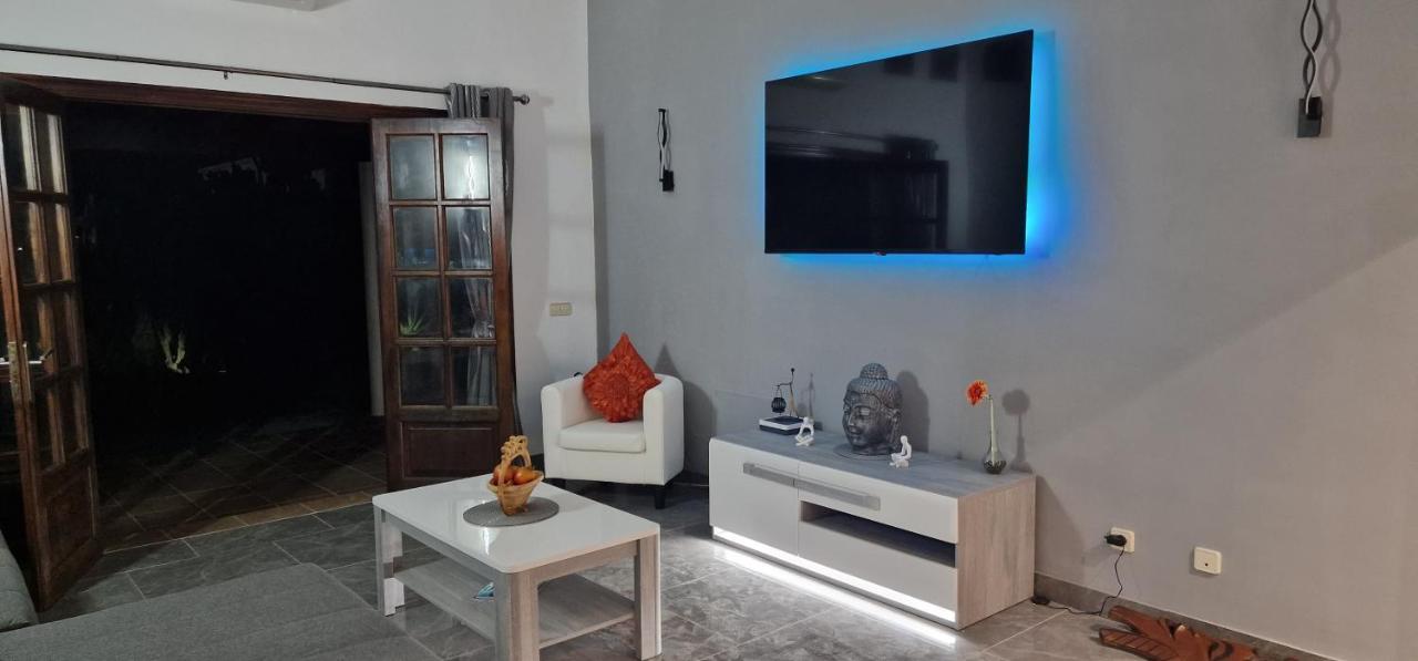 Casa De Nefertiti Villa Плая Бланка Екстериор снимка