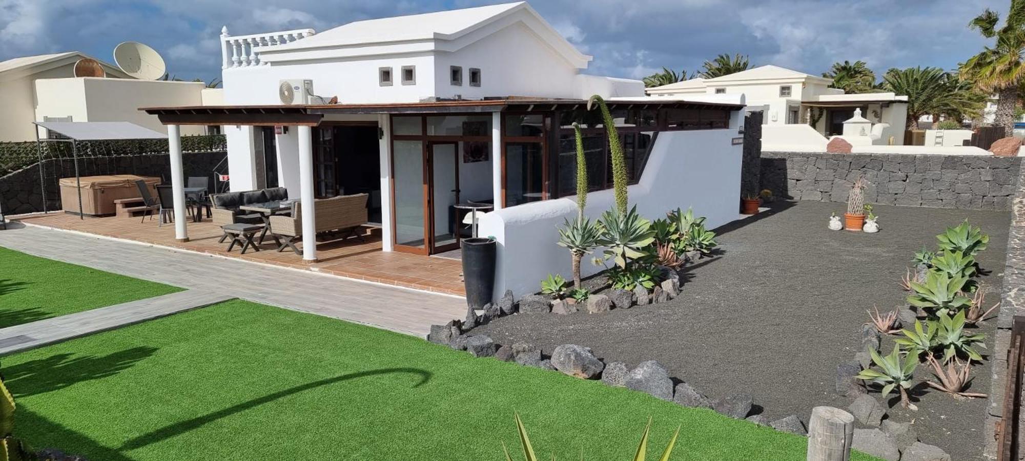 Casa De Nefertiti Villa Плая Бланка Екстериор снимка